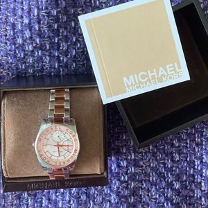 Michael kors 👑hand watch 🦄pink and silver